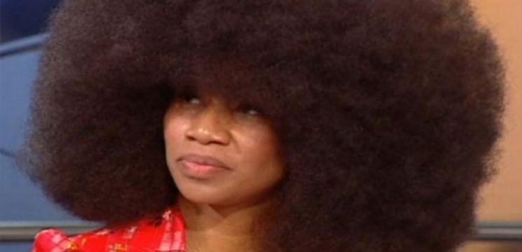 Femeia Cu Cea Mai Mare Coafură Afro Din Lume Video