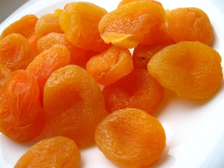 Fructe uscate - un snack sanatos sau nu? Caise uscate pentru vedere
