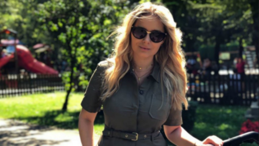 Prima Vacanţă Alături De Fetiţa Ei Cum Arată Laura Cosoi La Două Luni