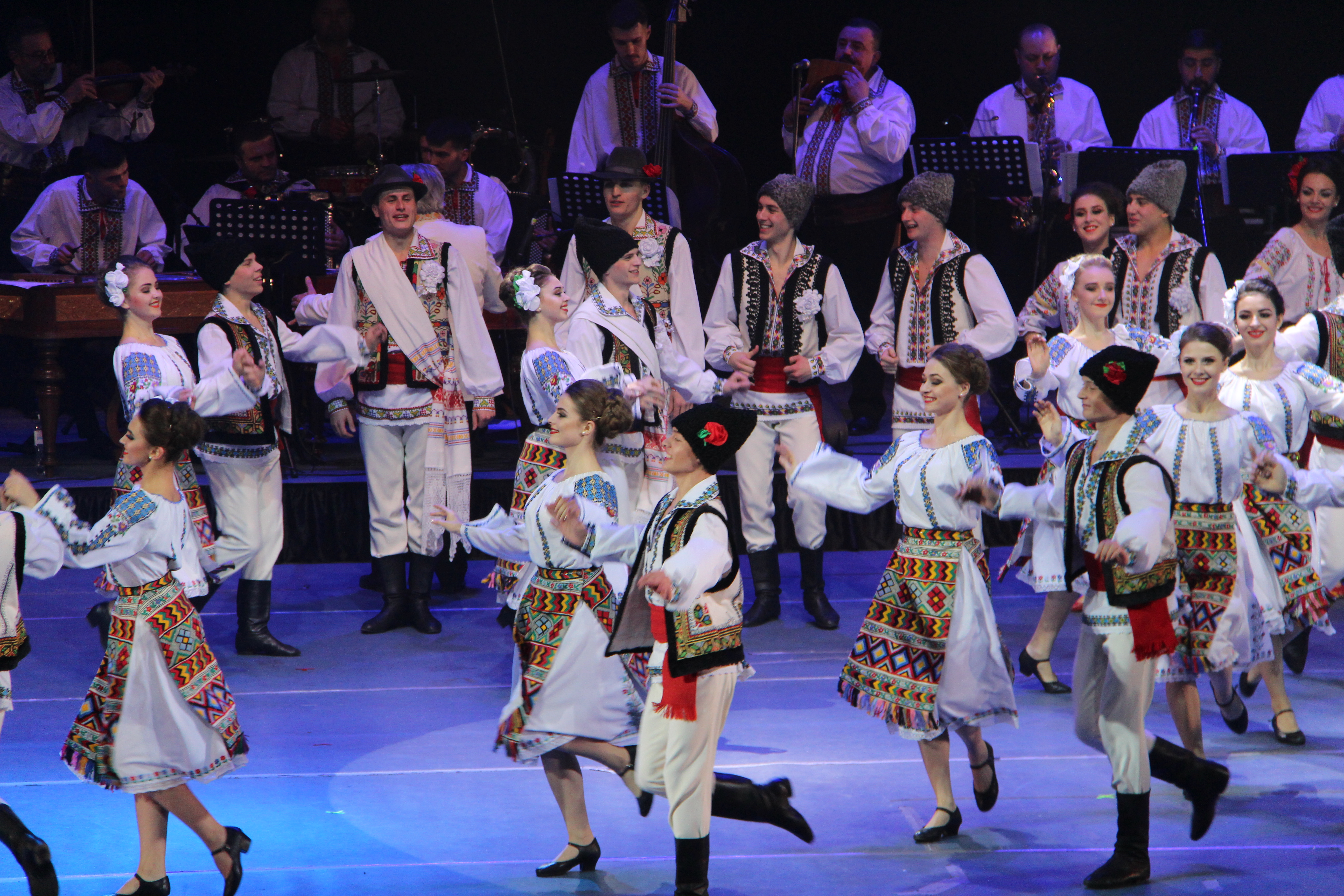 Молдовеняска. Тафдуераш ансамбль Молдова. Народные танцы. Танцевальный ансамбль жок. Молдавский народный танец.